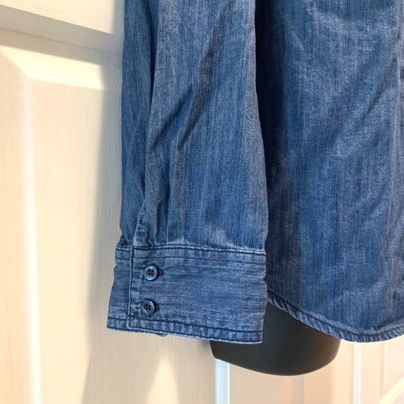 St. John's Bay Blue lightweight 100% cotton long sleeve button Denim Shirt, PL - Picture 4 of 6